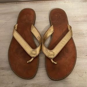 COACH FLIP FLOP